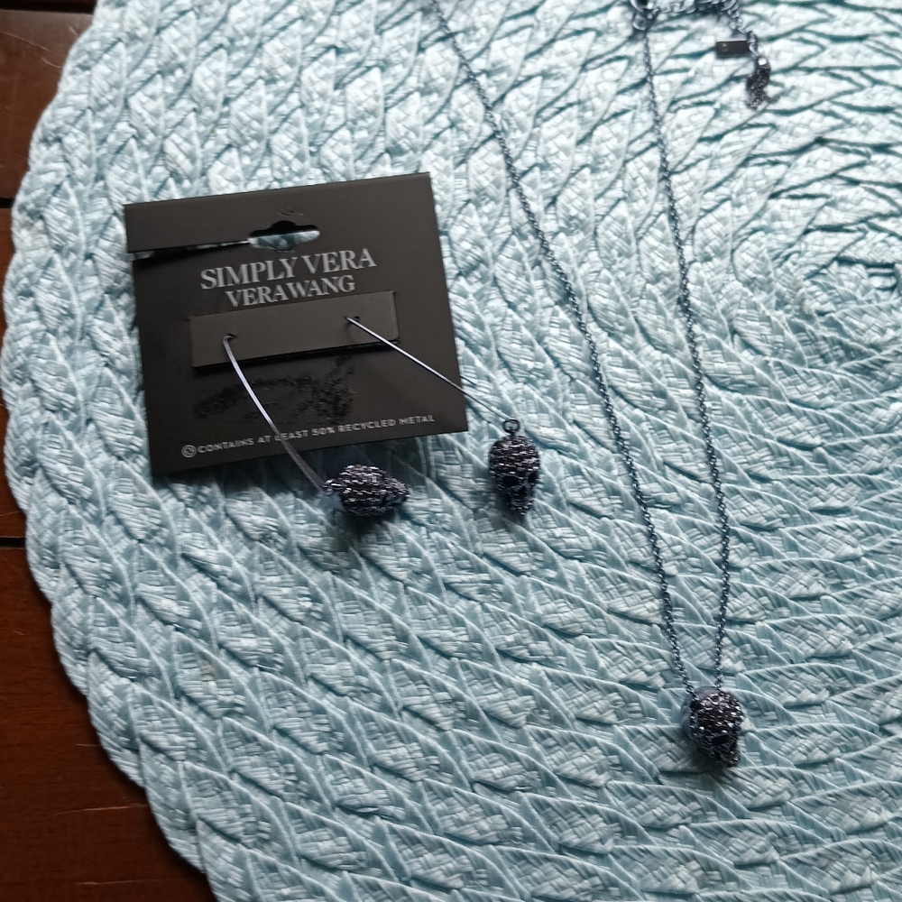Simply Vera Wang Skull Earrings and Necklace Set Black